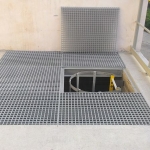 PS Šahy - composite gratings covering the entrance area with ladder and safety cage